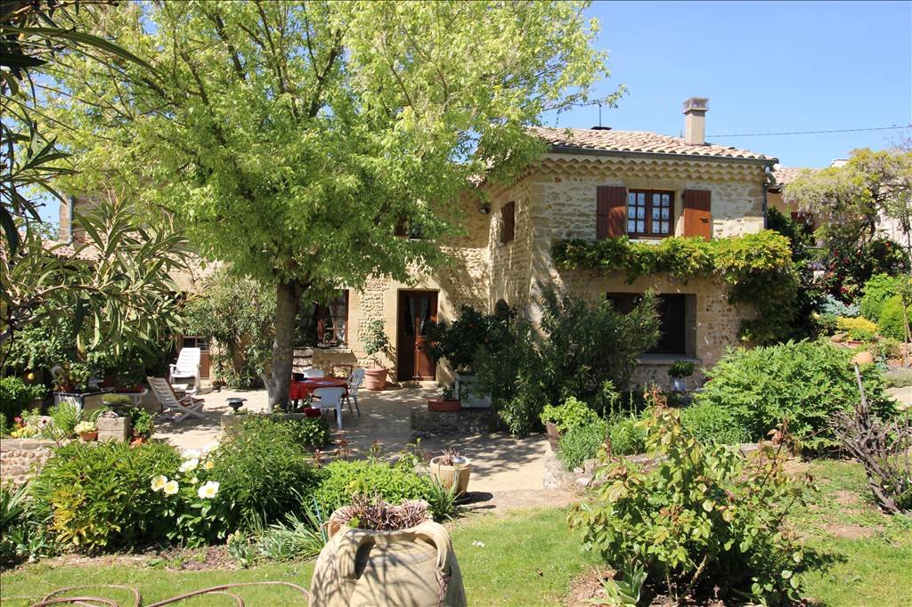 ETOILE SUR RHONE- Ferme en pierres