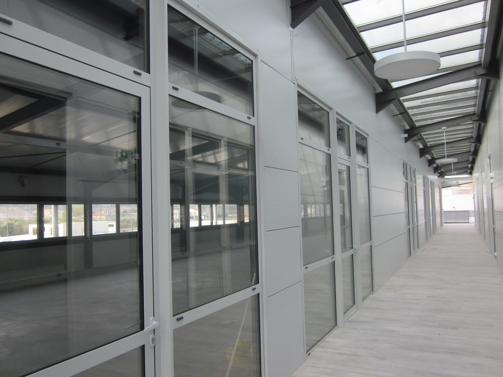 A LOUER - Bureaux-locaux commerciaux