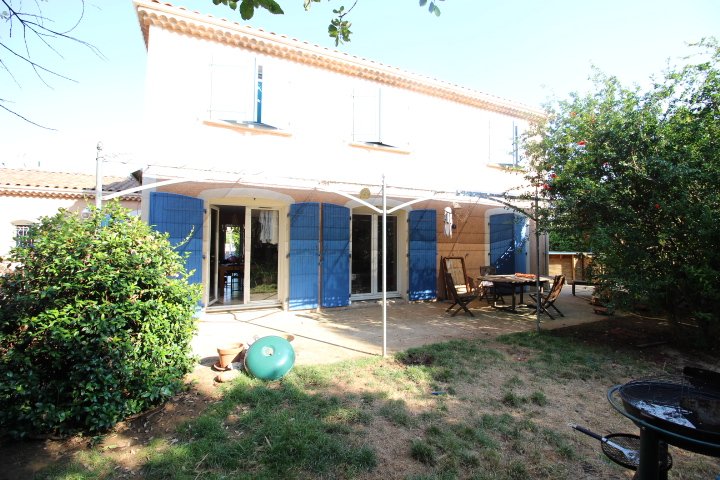 Villa d'environ 163 m2 5 chs + bureau sur 532 m2 de terrain