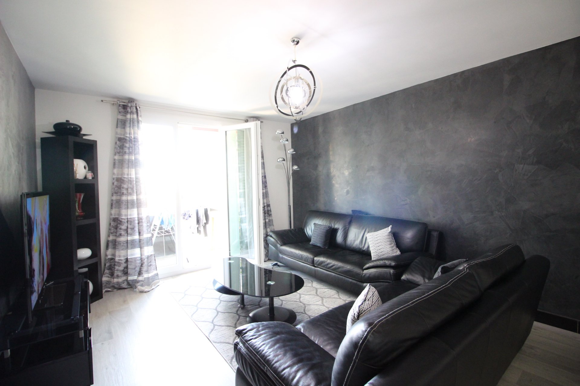 COUP DE COEUR T3 d'env 64 m2 BOURG LES VALENCE + place de par