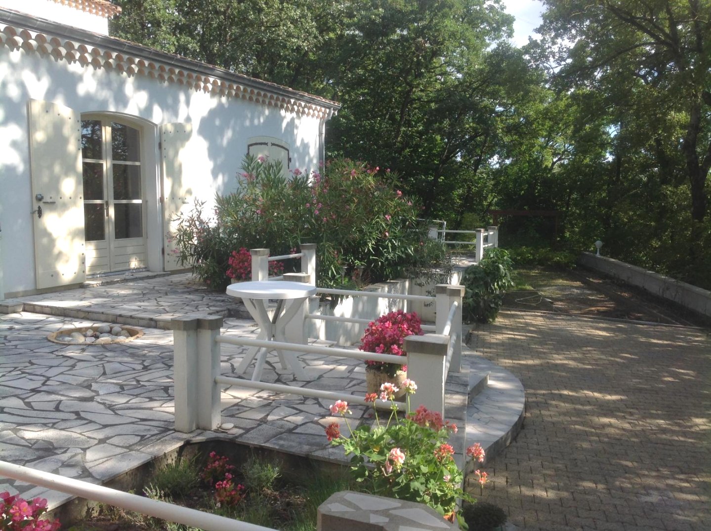 Maison de 270 m2, 4 chambres, terrain 7 300 m2 à Chabeuil