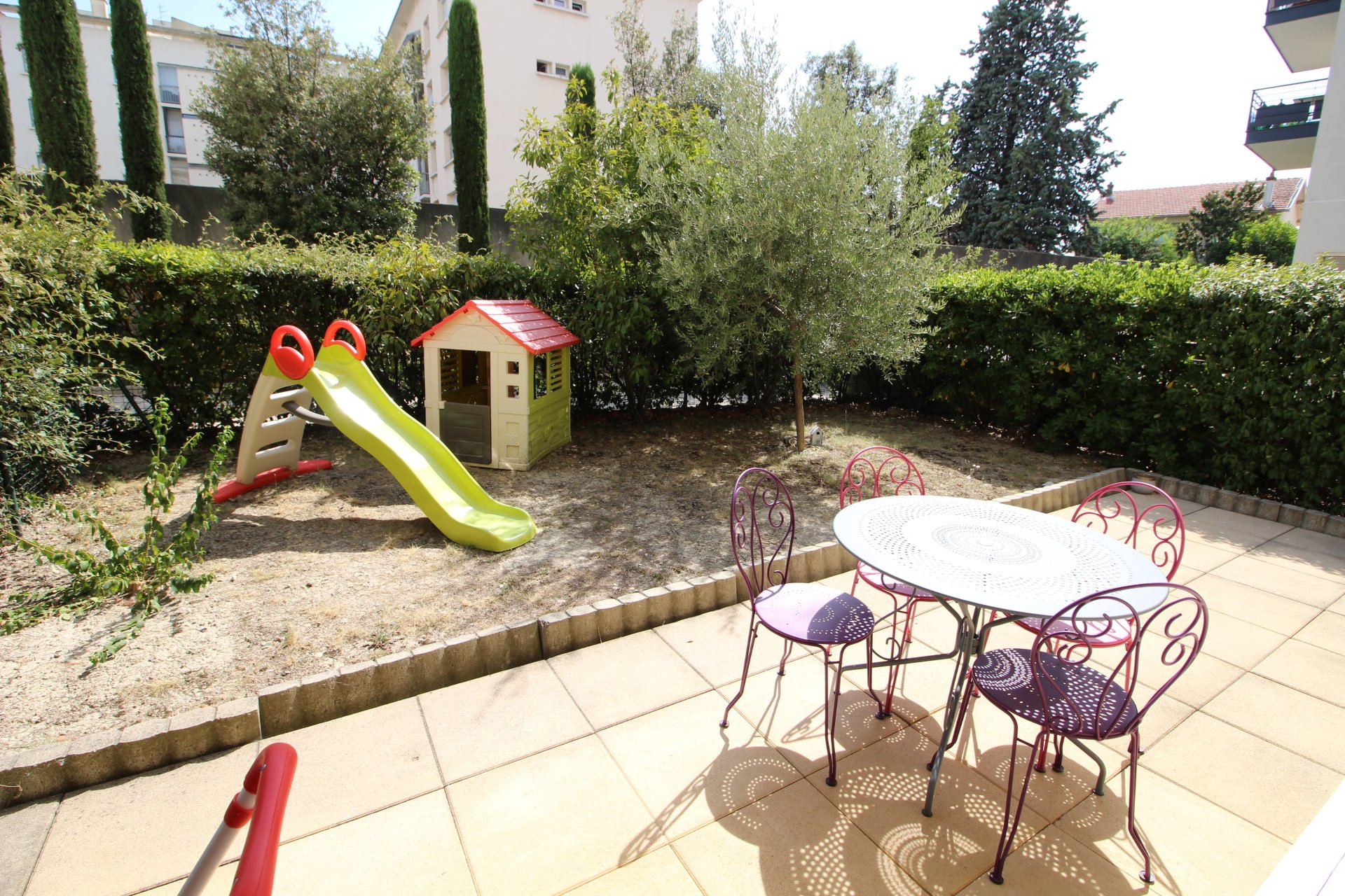 Rez de jardin T4 77 M2 + Garage double