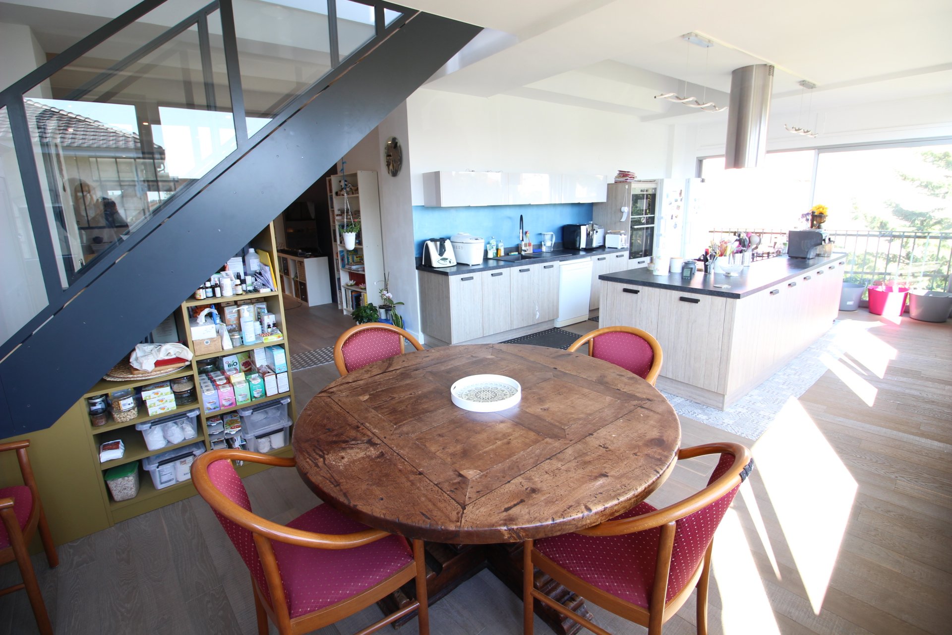 VALENCE, appartement de 205 m2, terrasse et parkings privés