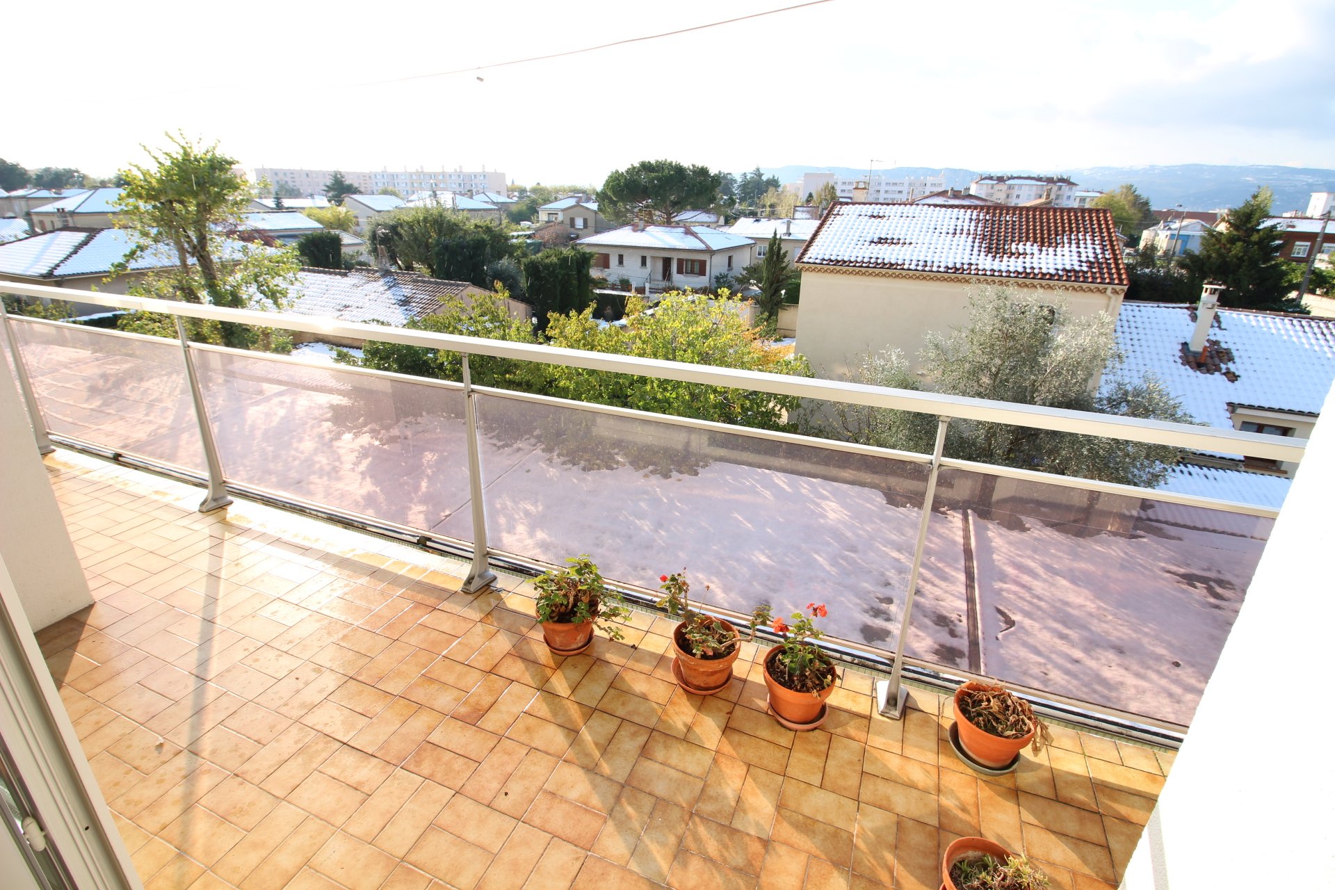 VALENCE, T4 72 M2 + GARAGE