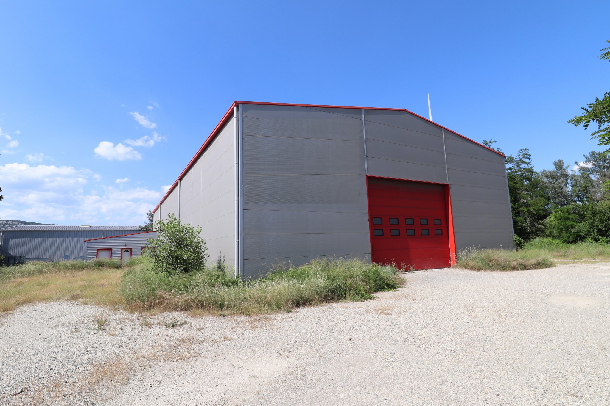 Vente bâtiment industriel au POUZIN