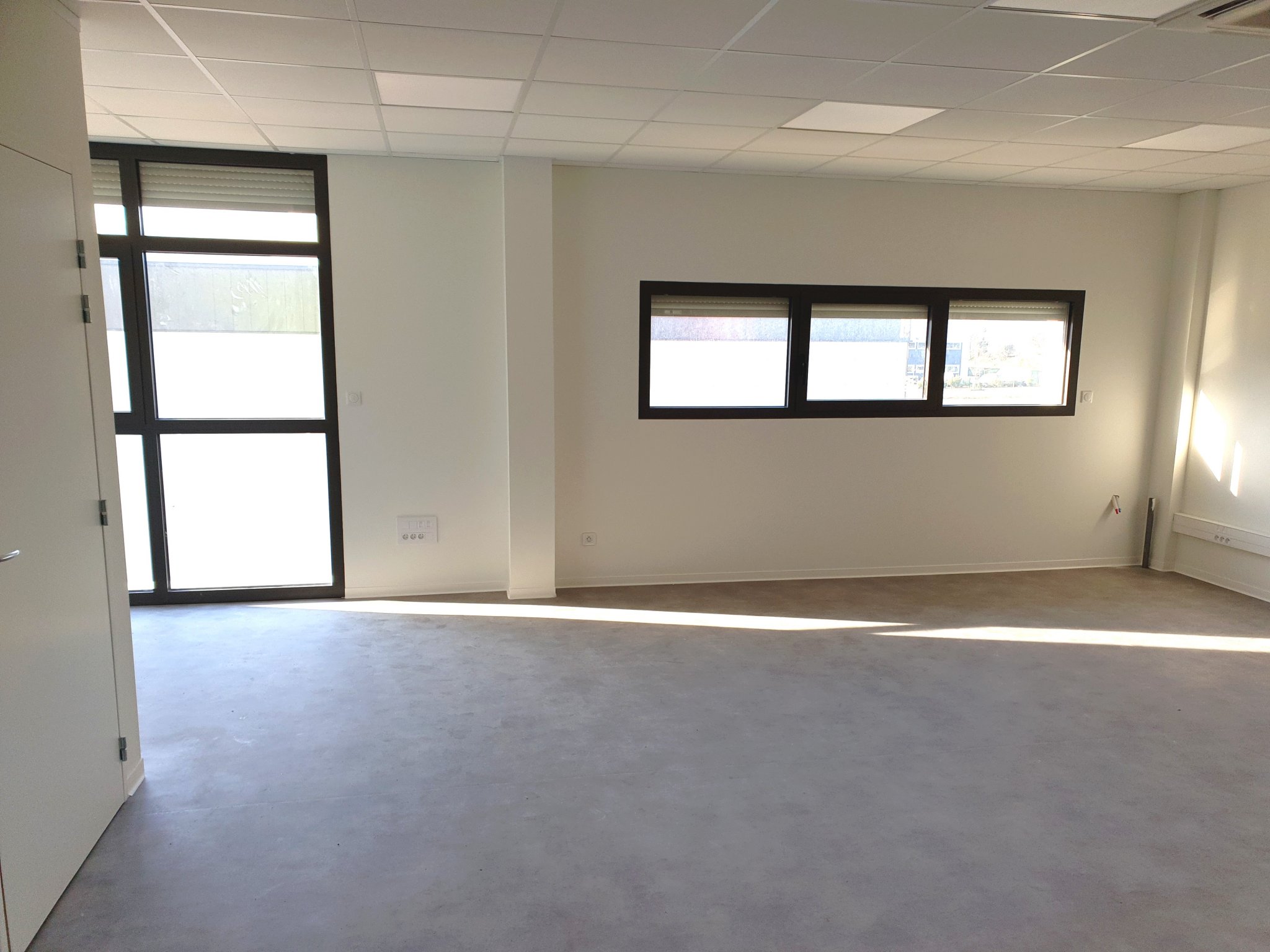 A louer Locaux-Bureau, 650 euros HT par mois