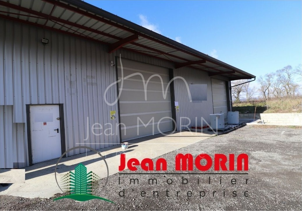 Bâtiment entrepôt 2 800 m² proche entrée A7 + maison 162 m²