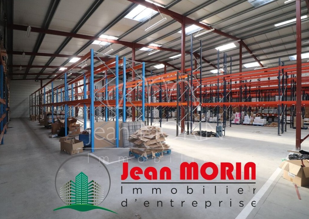 Proche autoroute A7 sur 17300 m2 de terrain, 1 Bâtiment 2885 m² + maison 161 m² proche MONTELIMAR