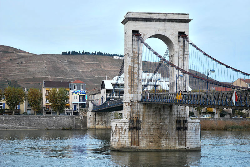 Pont reliant Tain l'Hermitage à Tournon